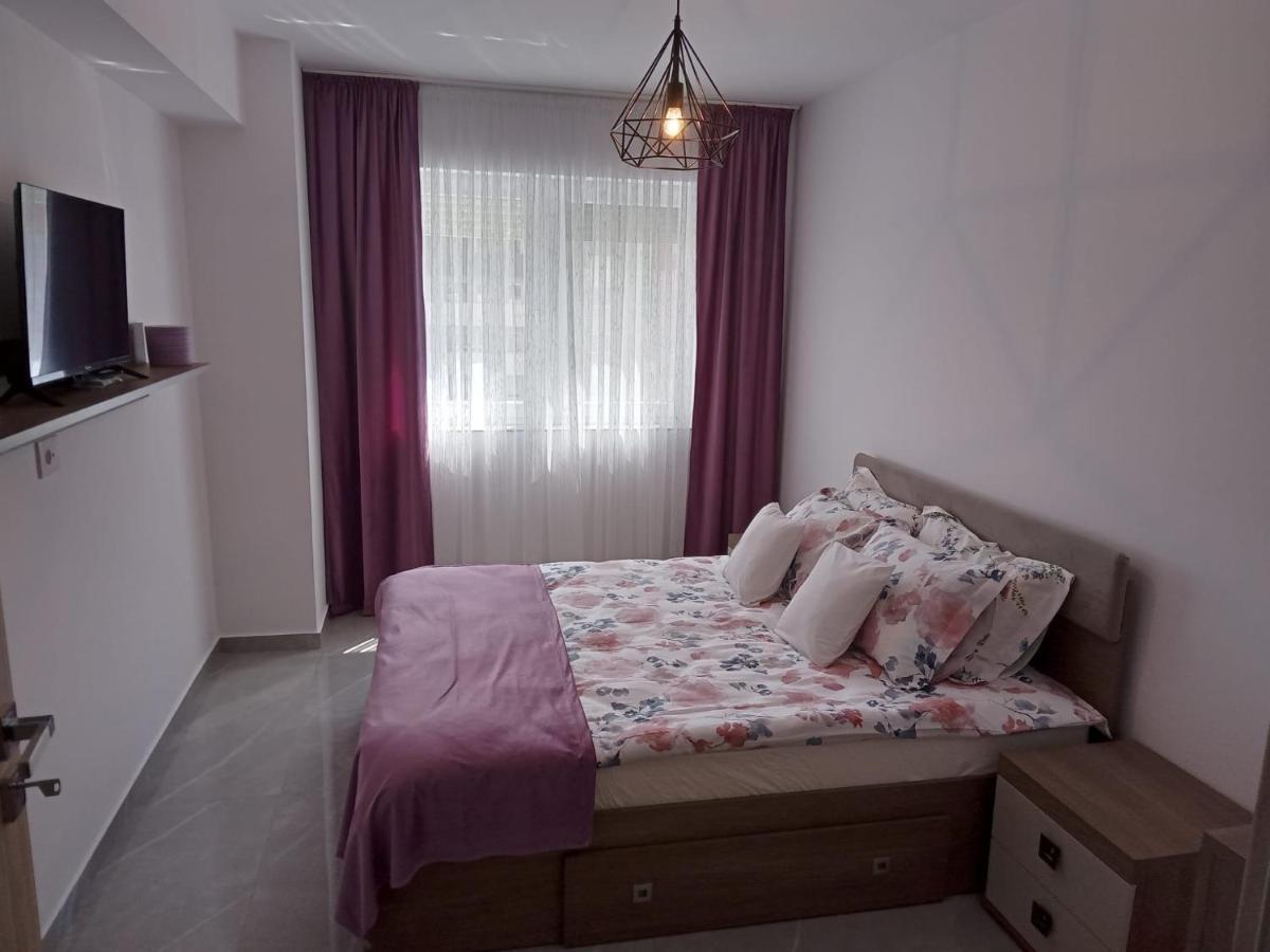 Apartament Gabriella'S Home Oradea Bagian luar foto