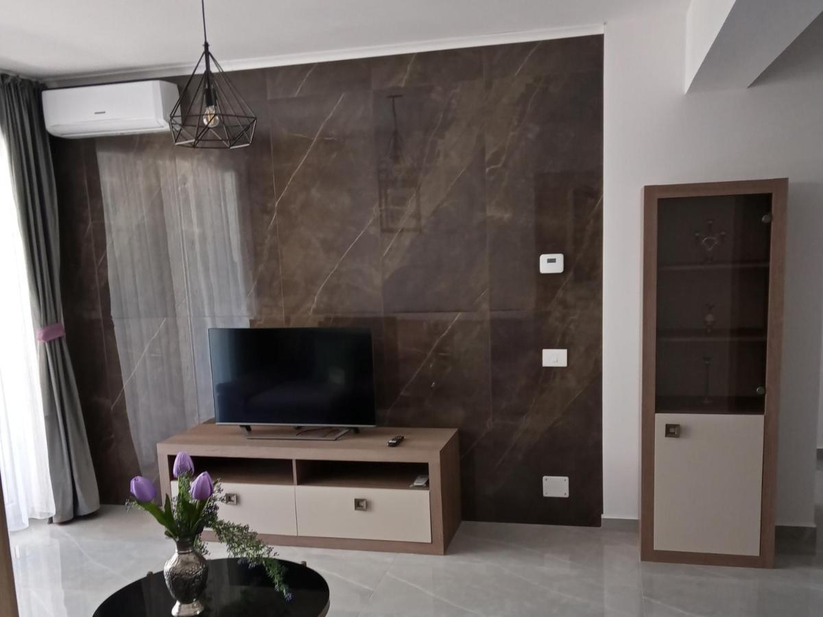 Apartament Gabriella'S Home Oradea Bagian luar foto